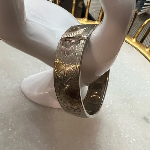 Vintage gilded gold on brass cuff bangle - Picture 6 of 6